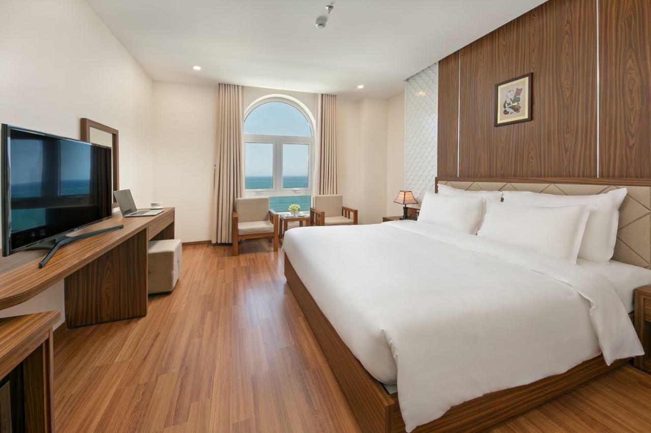Suite family with Sea front view