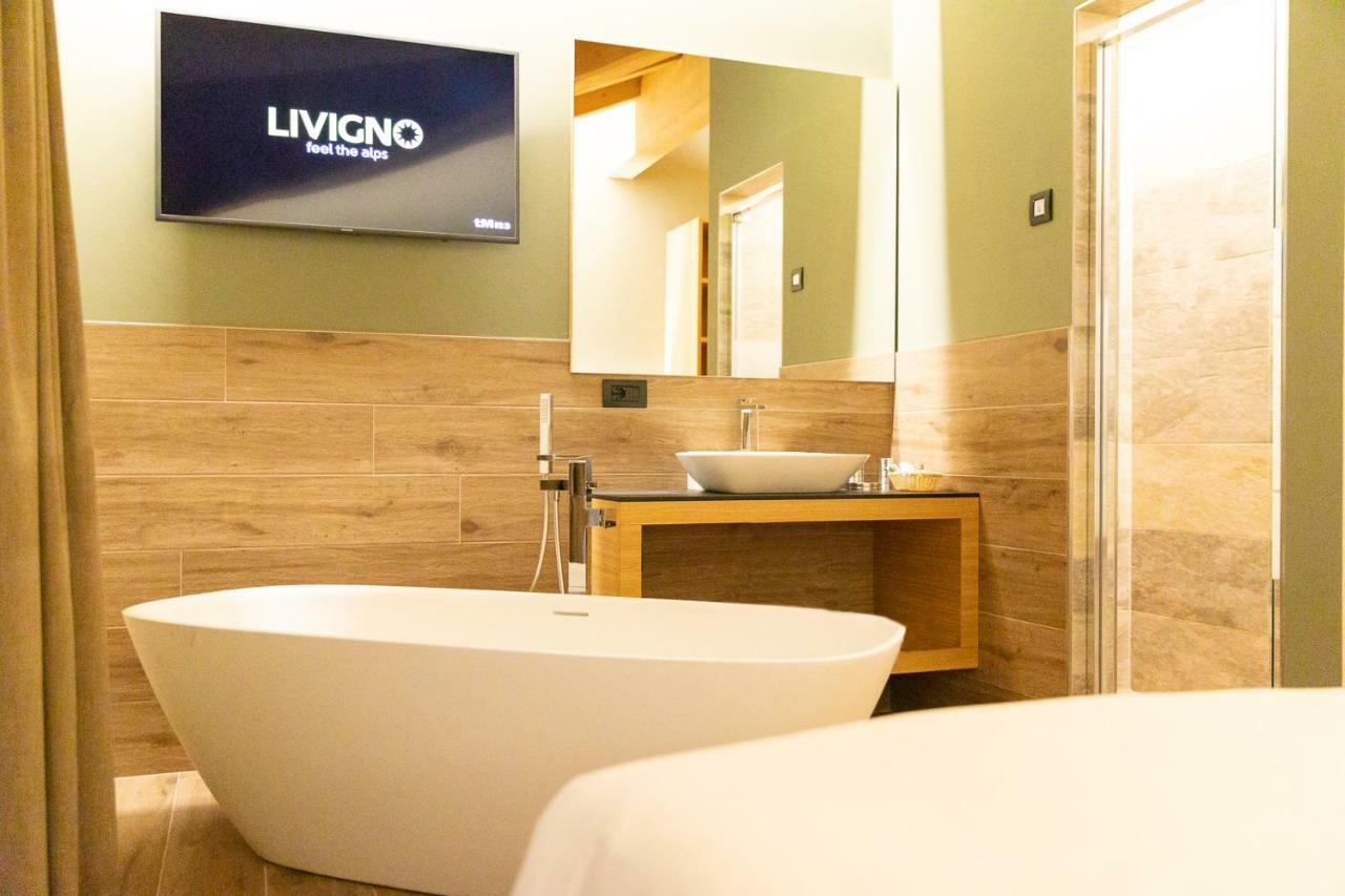 Deluxe Double Room Bath