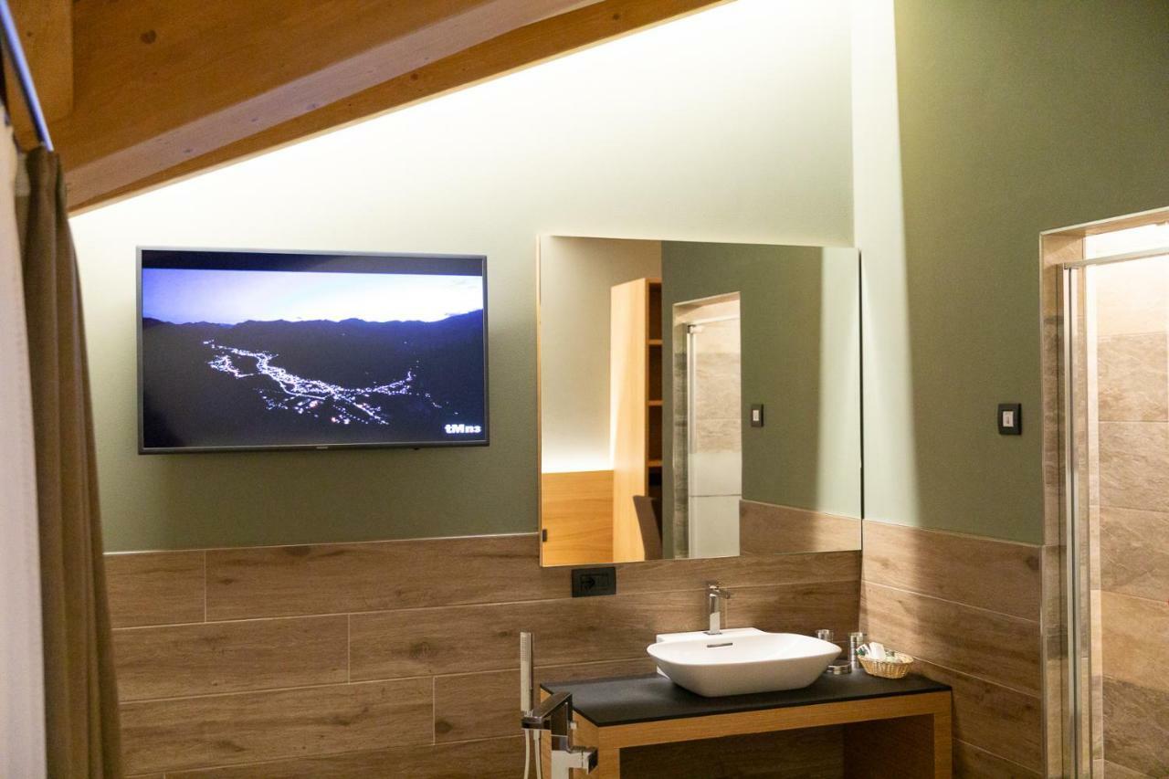 Deluxe Double Room Bath