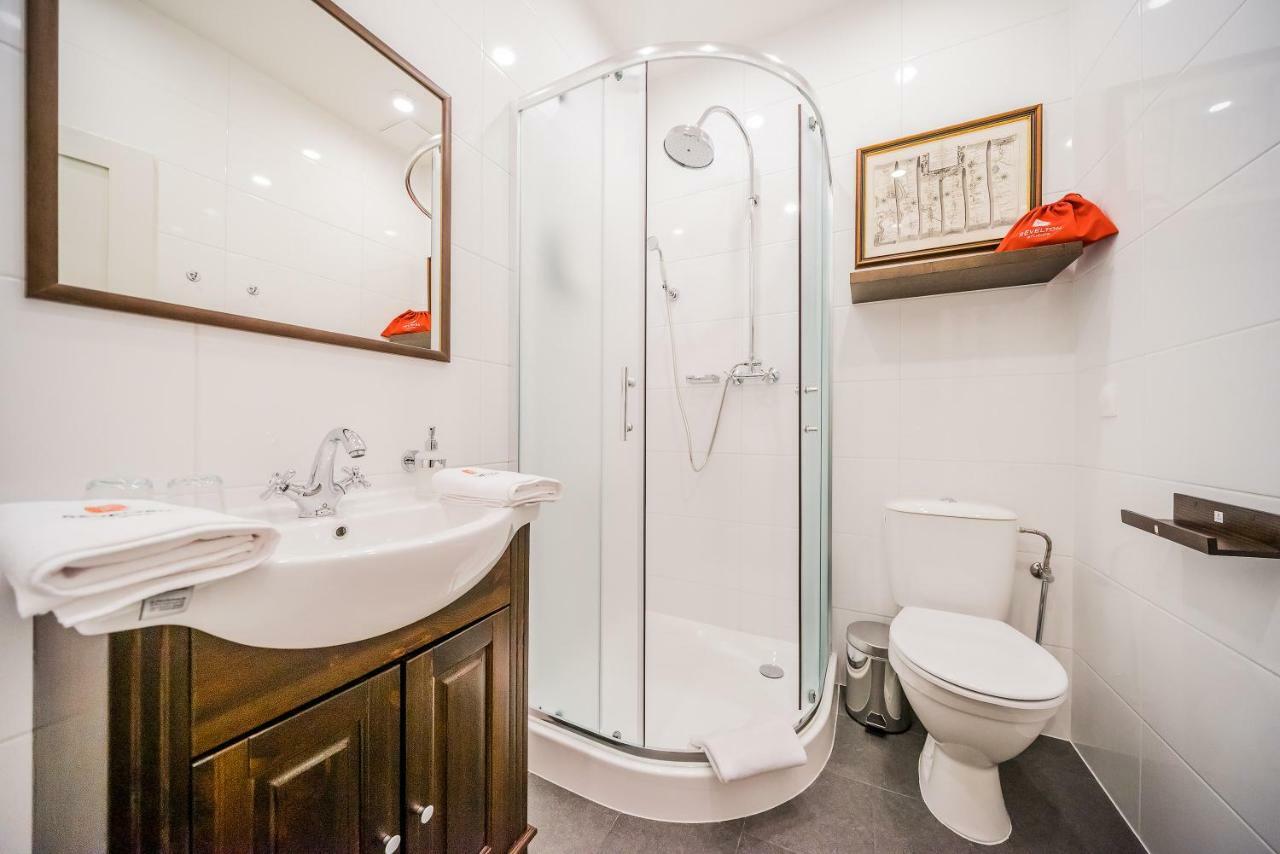 Deluxe Maisonette Studio