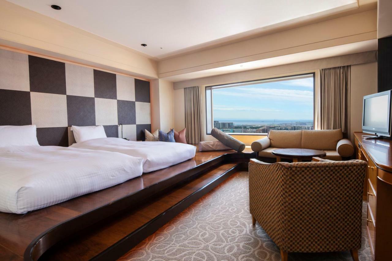 Superior Room - Upper Floor with City View - Non-Smoking