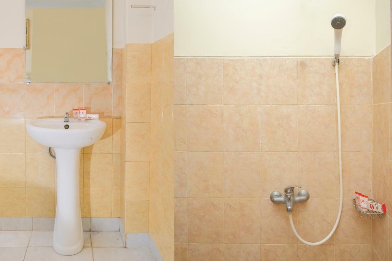 Kamar Standard Double dengan Kamar Mandi Bersama