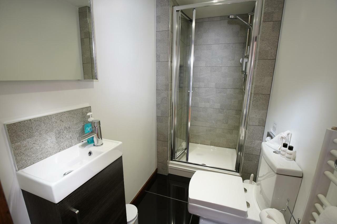 One Bedroom Lodge with Private Hot Tub & Spa