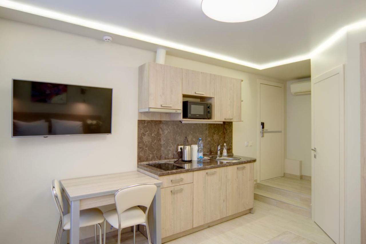 Studio Apartment with Jacuzzi