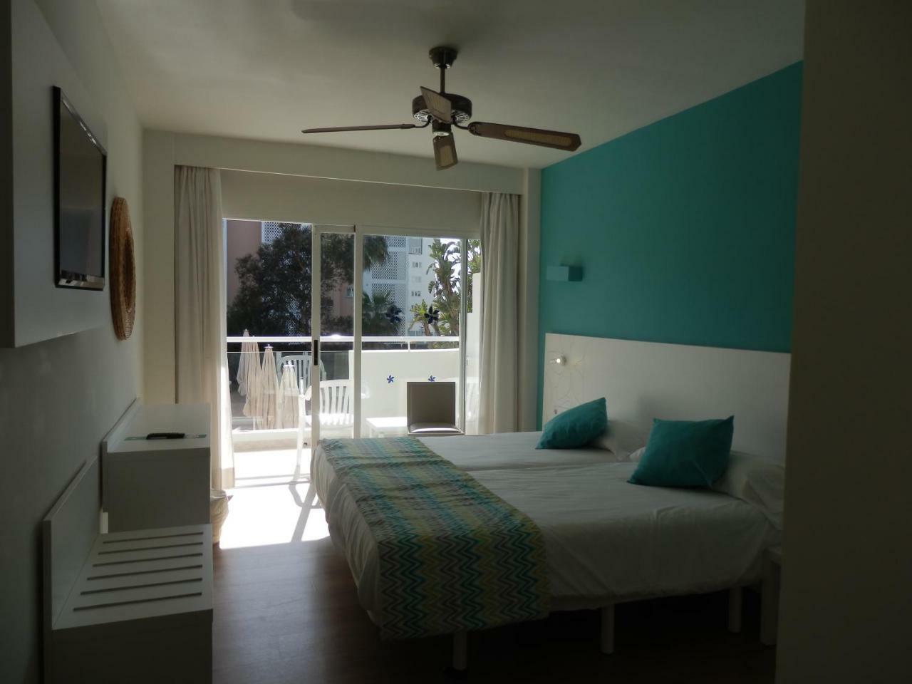 Chambre Triple (2 Adultes & 1 Enfant)
