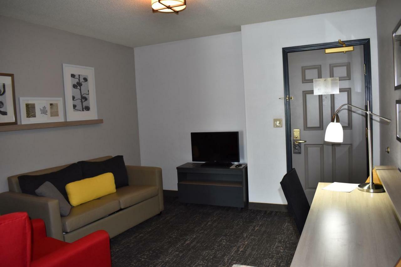 One-Bedroom King Suite Non-Smoking