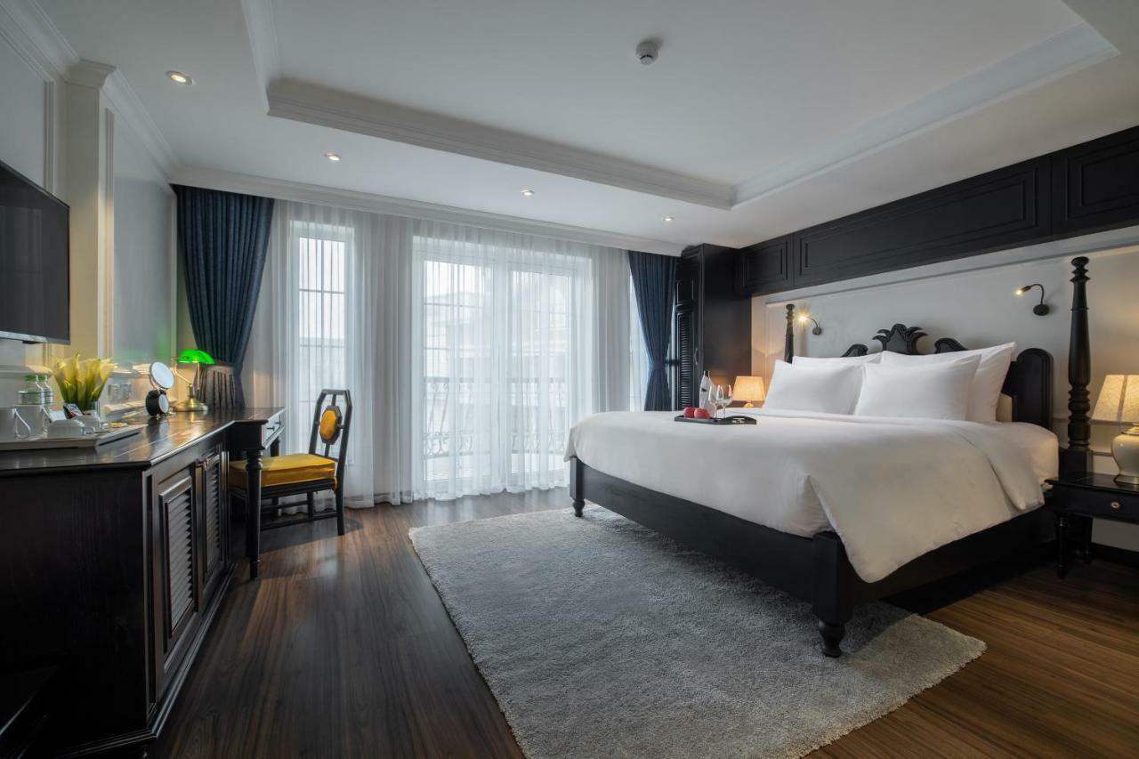 Premier Deluxe Double Room with Balcony,781018356:JPEG