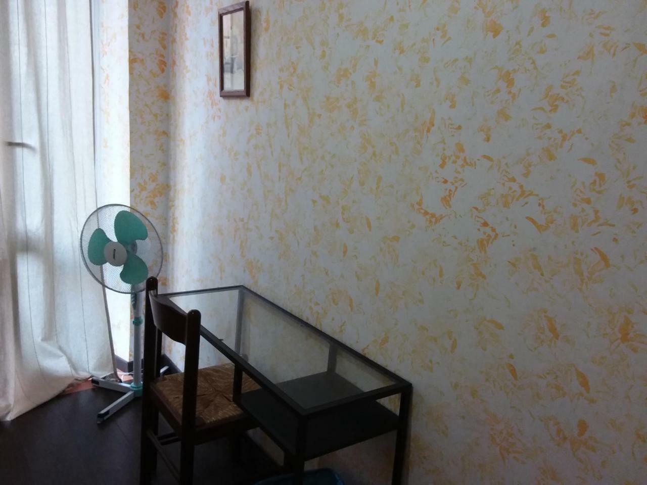 Habitación Triple Básica con baño compartido