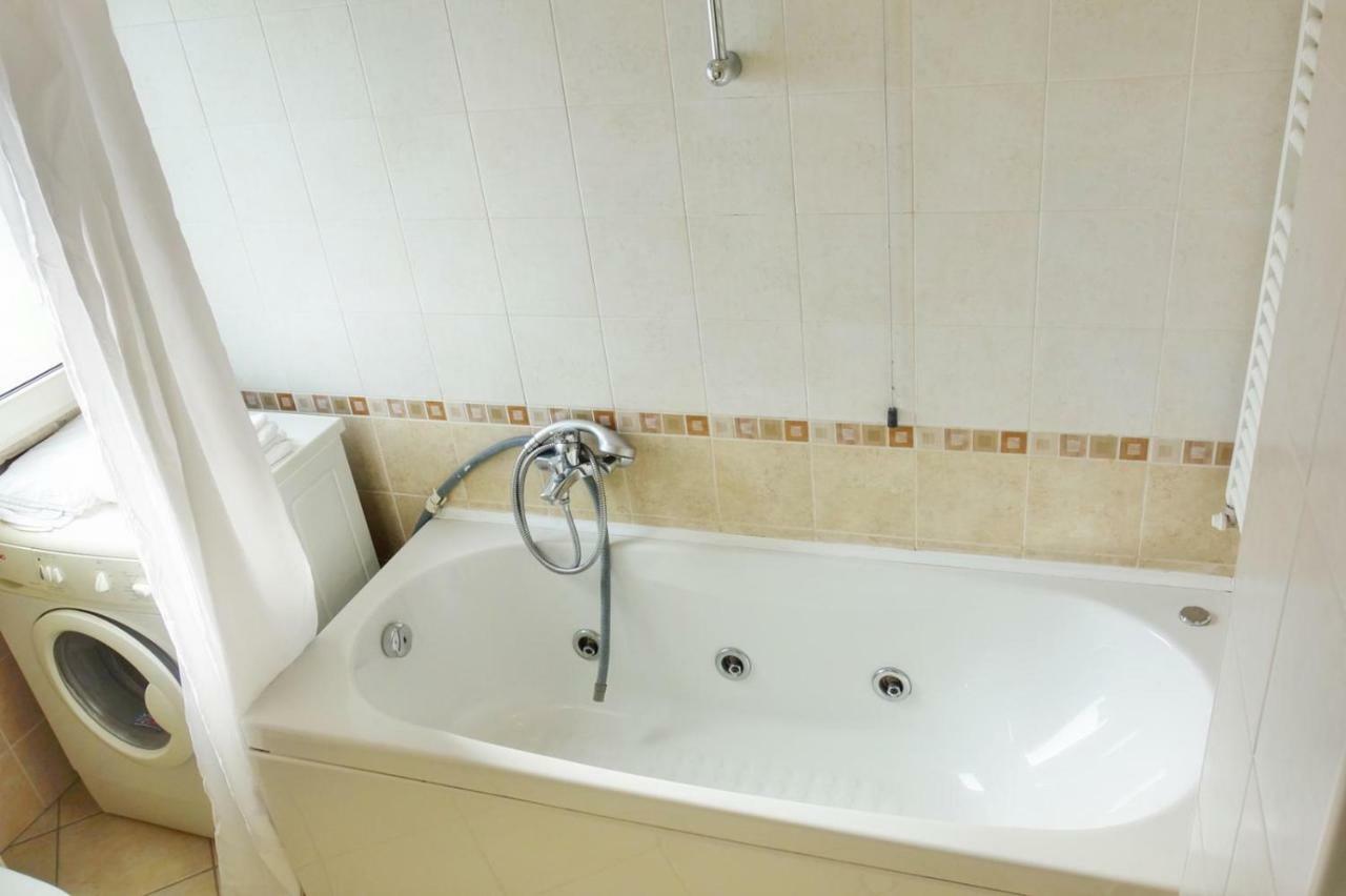 Appartement avec Balcon - Bâtiment Séparé