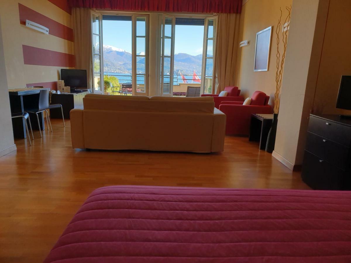 Suite with Lake View