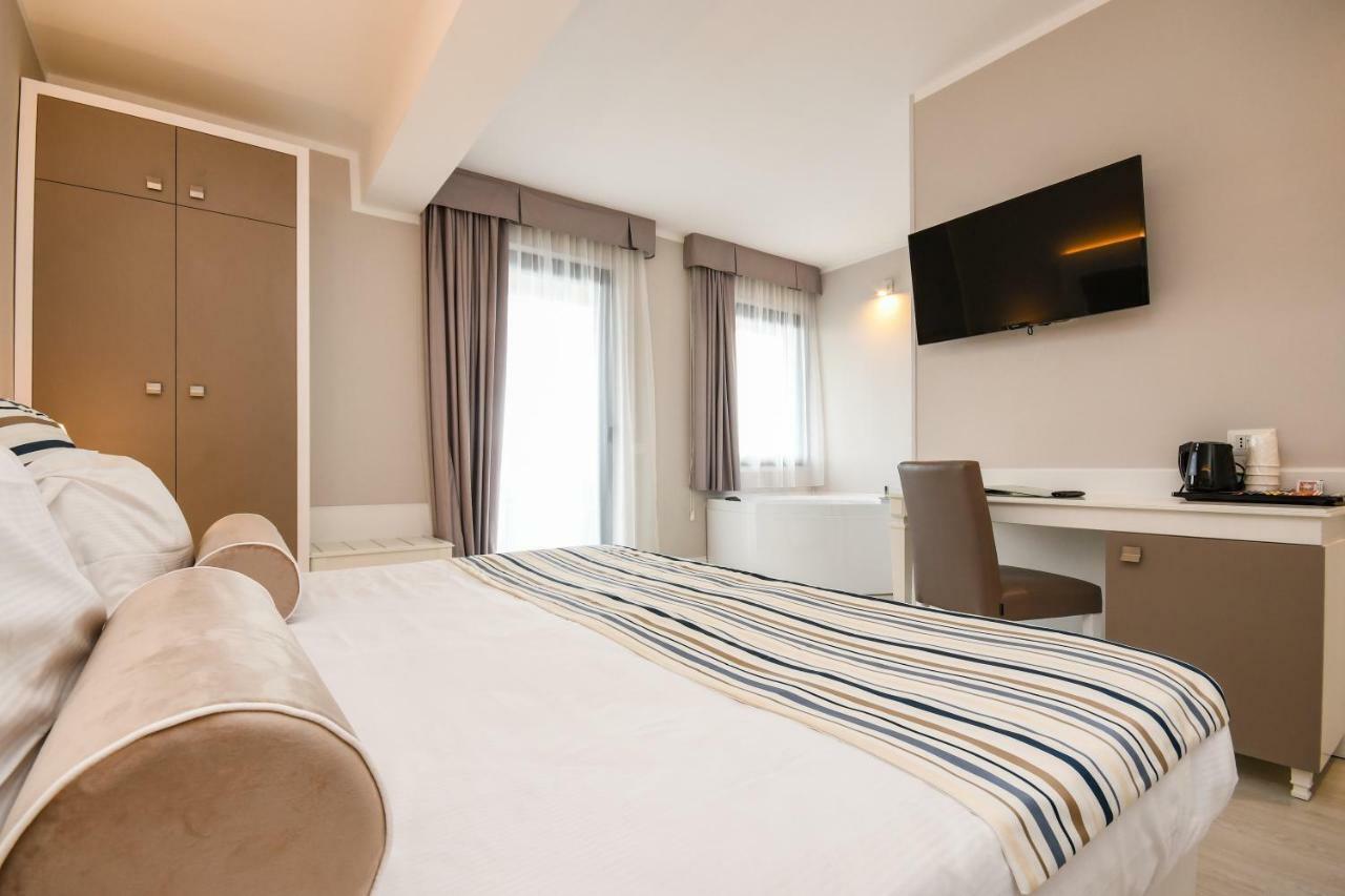 Junior Suite with Balcony