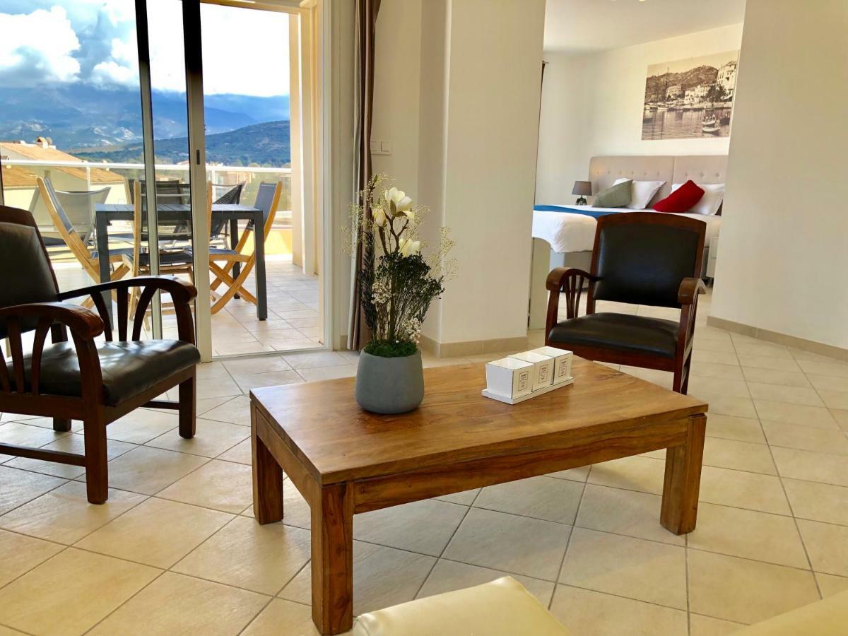 Queen Suite with Sofa Bed and Terrace - Sea View