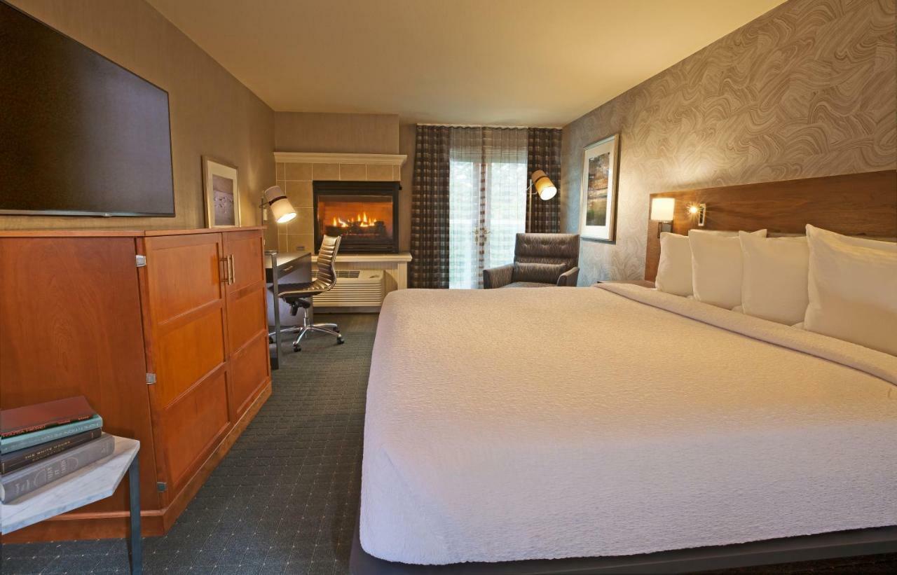 King Room with Partial View