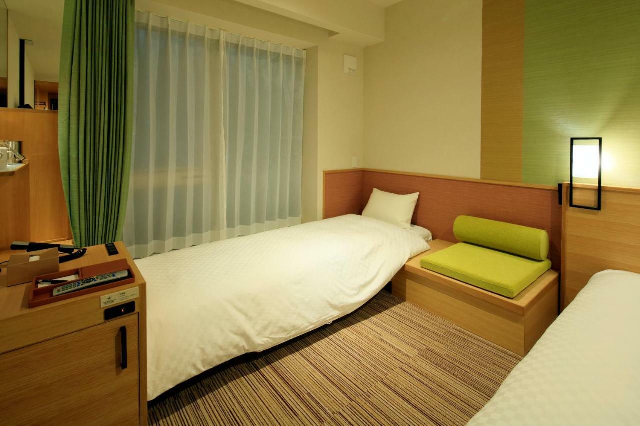 Superior Twin Room with Sofa Bed and River View - High Floor - Non-Smoking