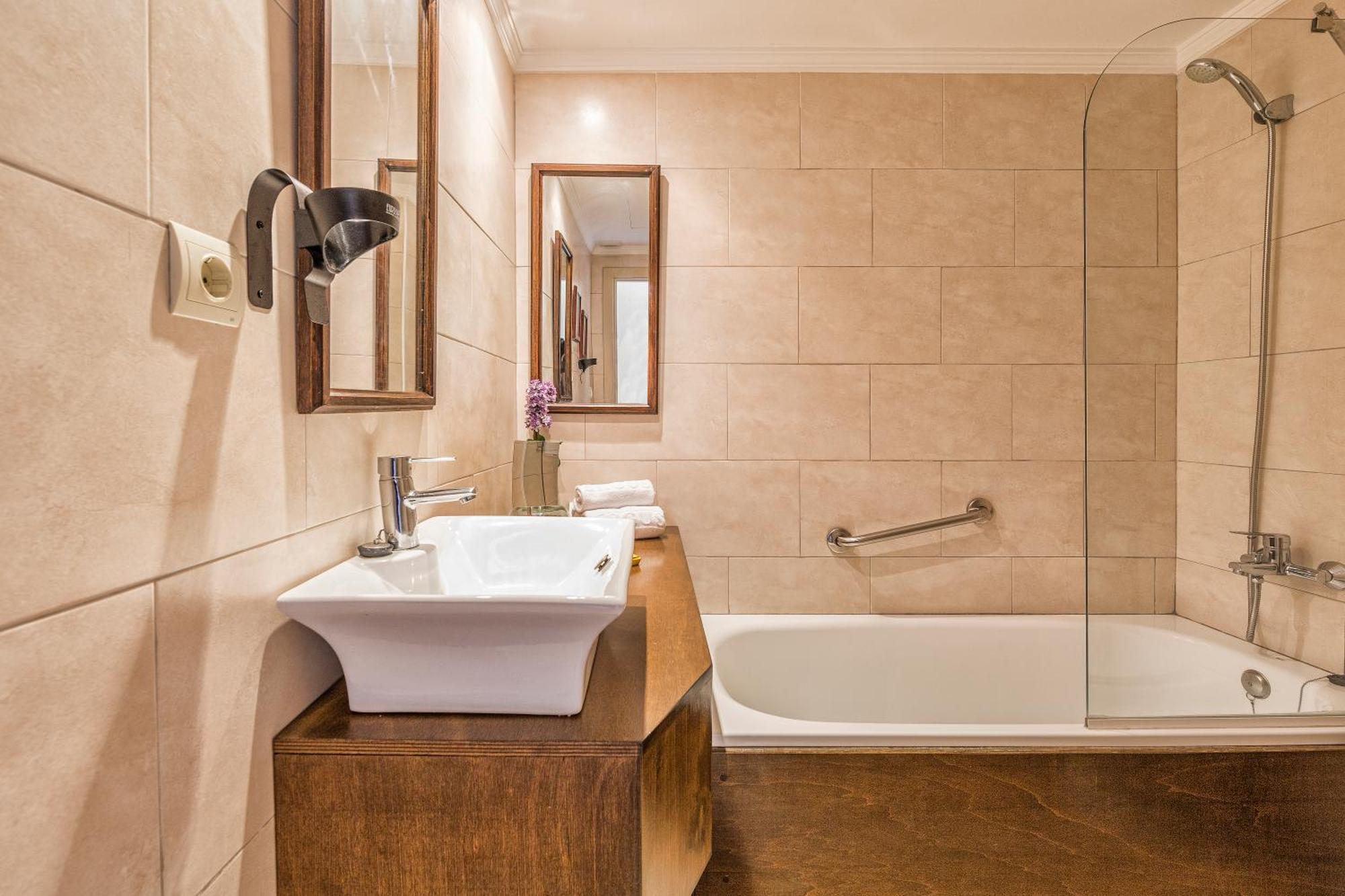 Premium Double Room,1542765730:JPEG