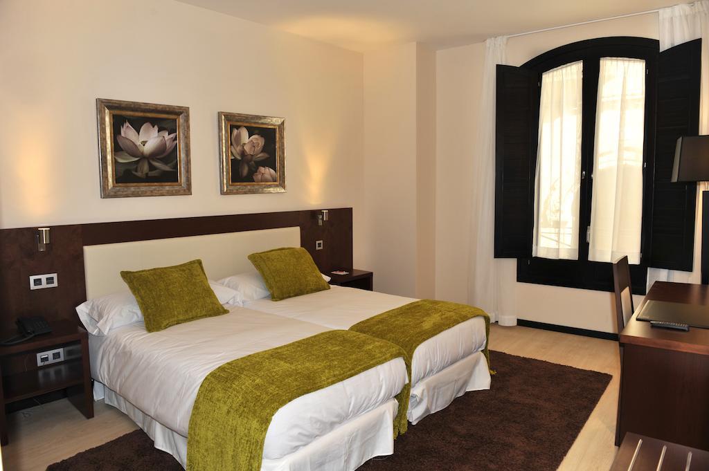 Double Room Breakfast Included