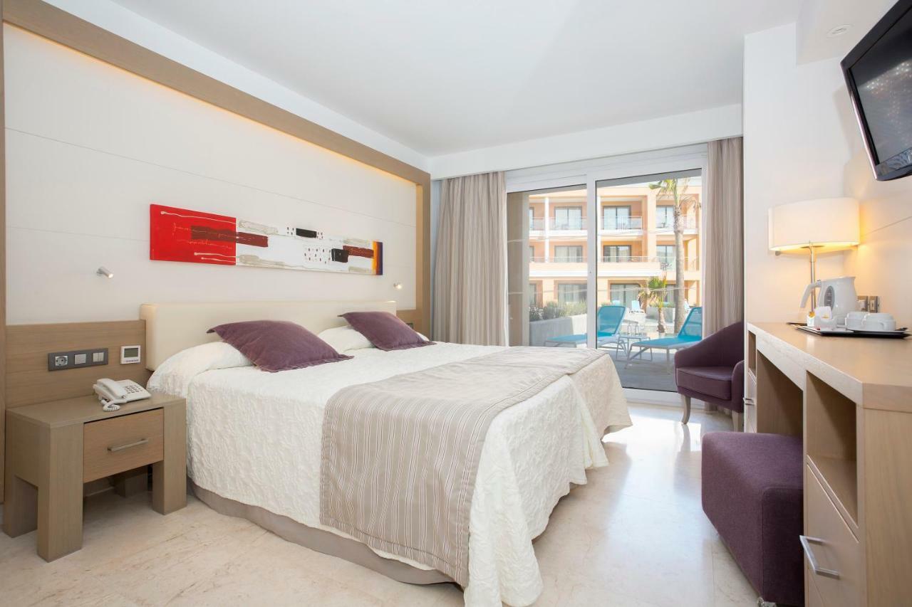Deluxe Double or Twin Room with Private Pool (3 Adults)
