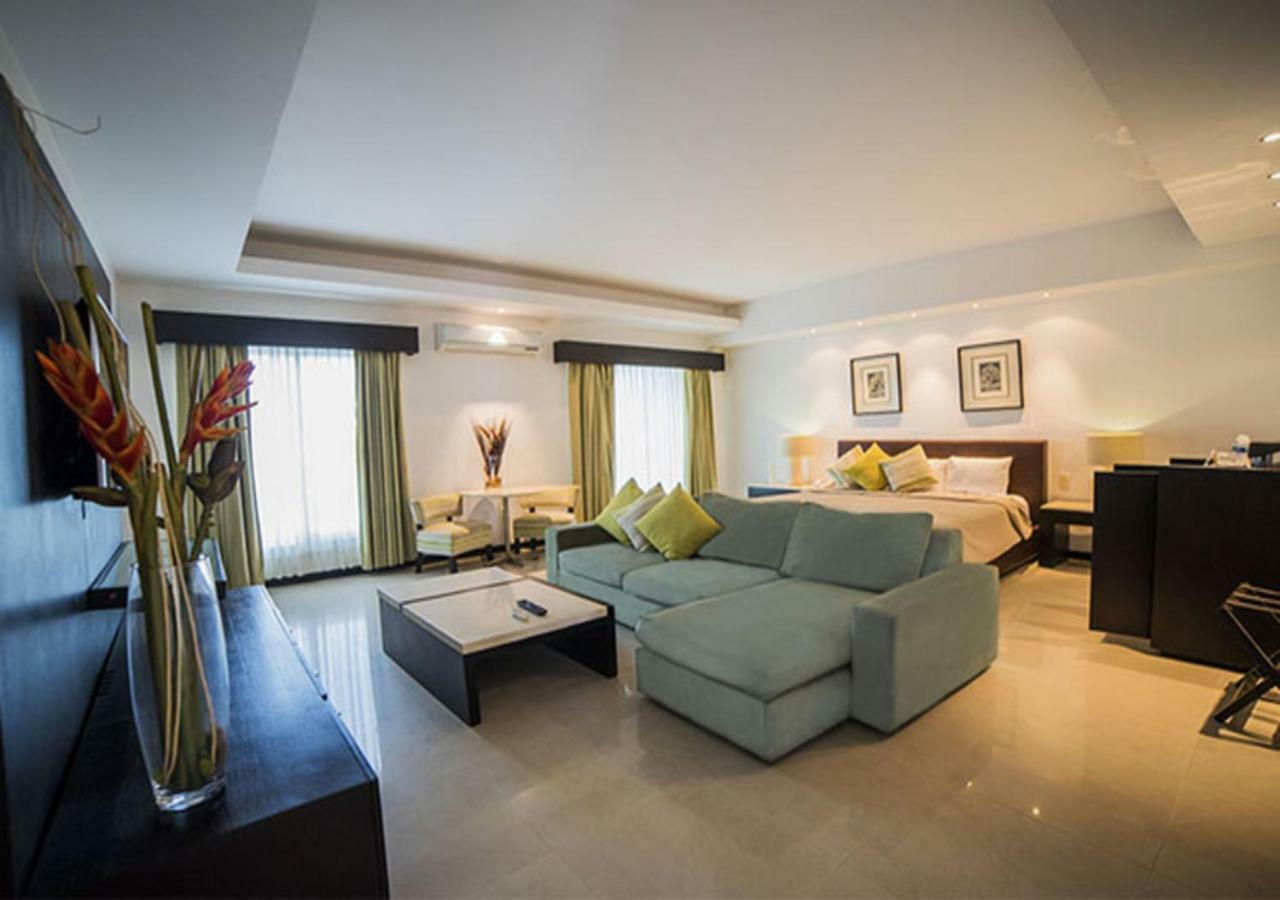 Master Suite with Spa Bath