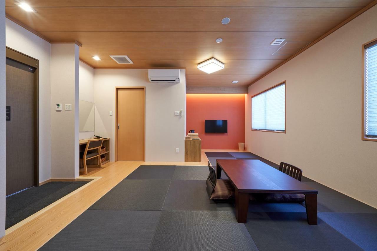 Japanese-Style Room