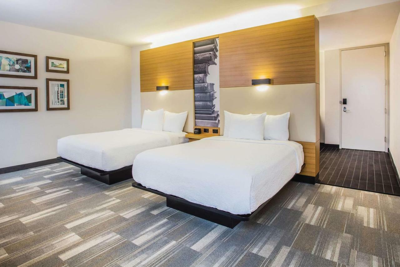 Queen Room with Two Queen Beds and Mobility/Hearing Access - Non-Smoking