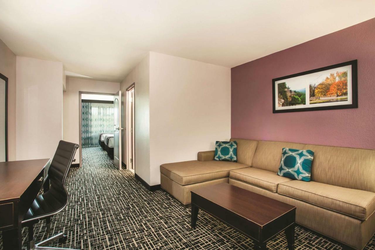 Suite with Two Queen Beds - Non-Smoking
