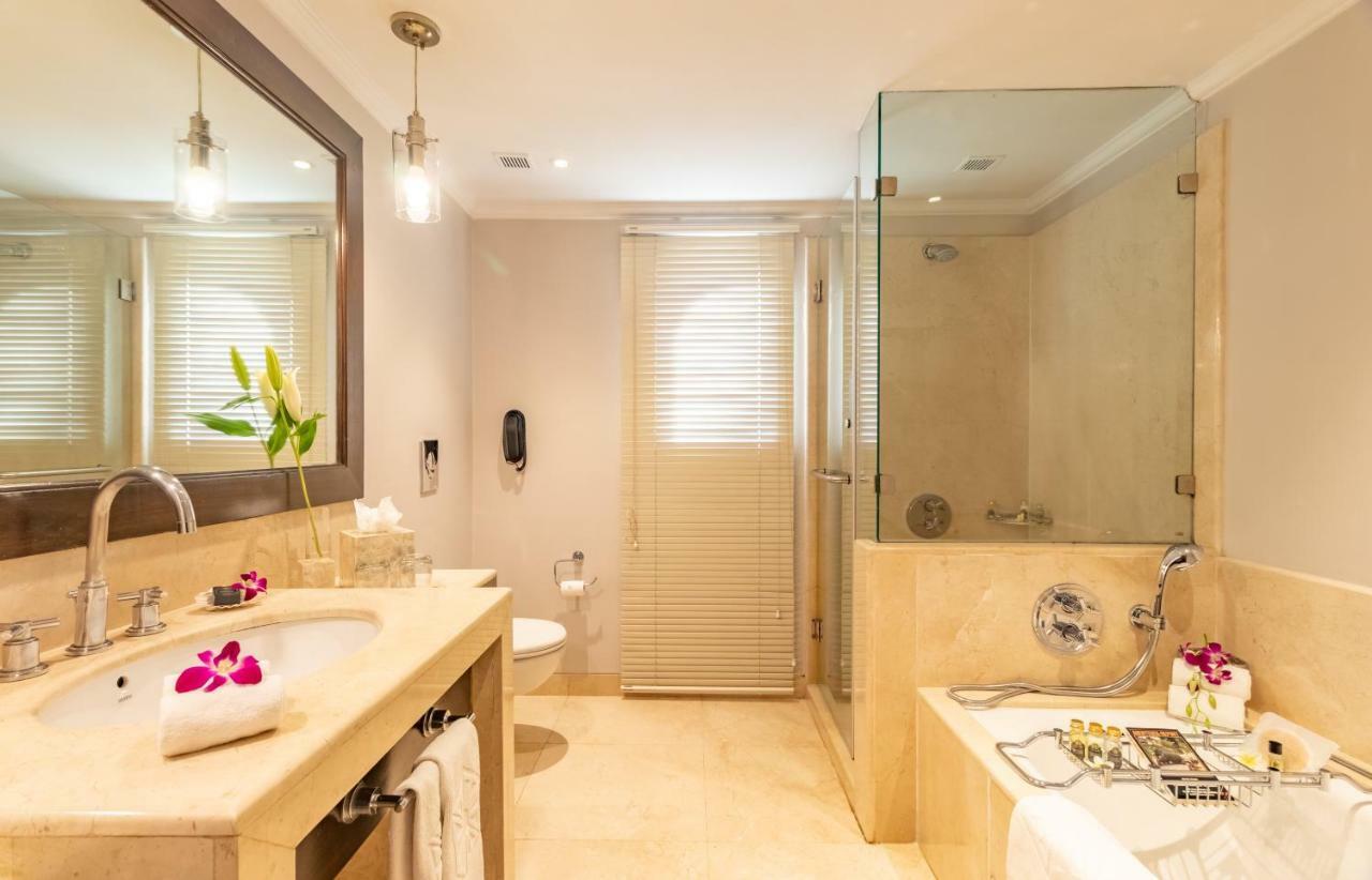 Luxury Goan Villa Sea View - King Bed Complimentary cocktail Hours from 6pm-8pm at Designated Venue