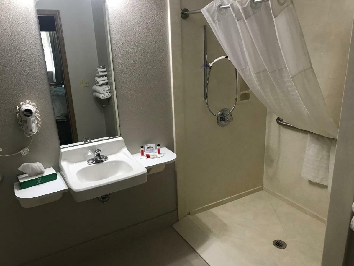 King Room - Mobility Access/Non-Smoking
