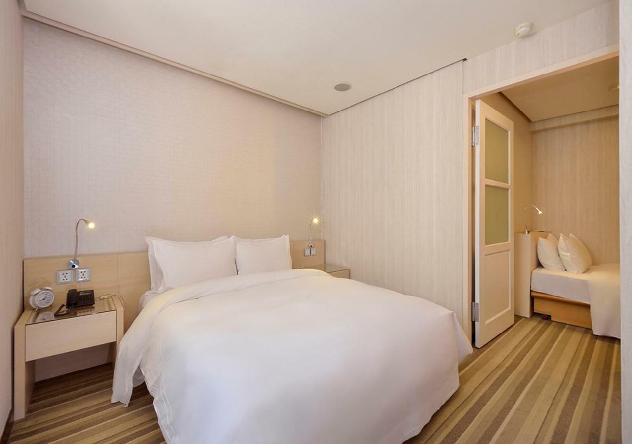 Royal Triple Room