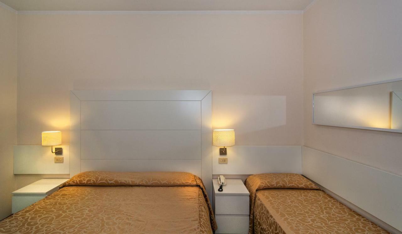 Triple Room with Sea View
