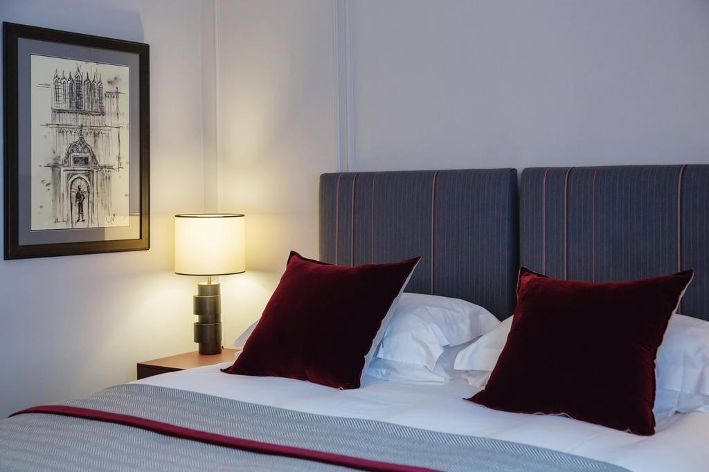 Small Double Room,799147557:JPEG