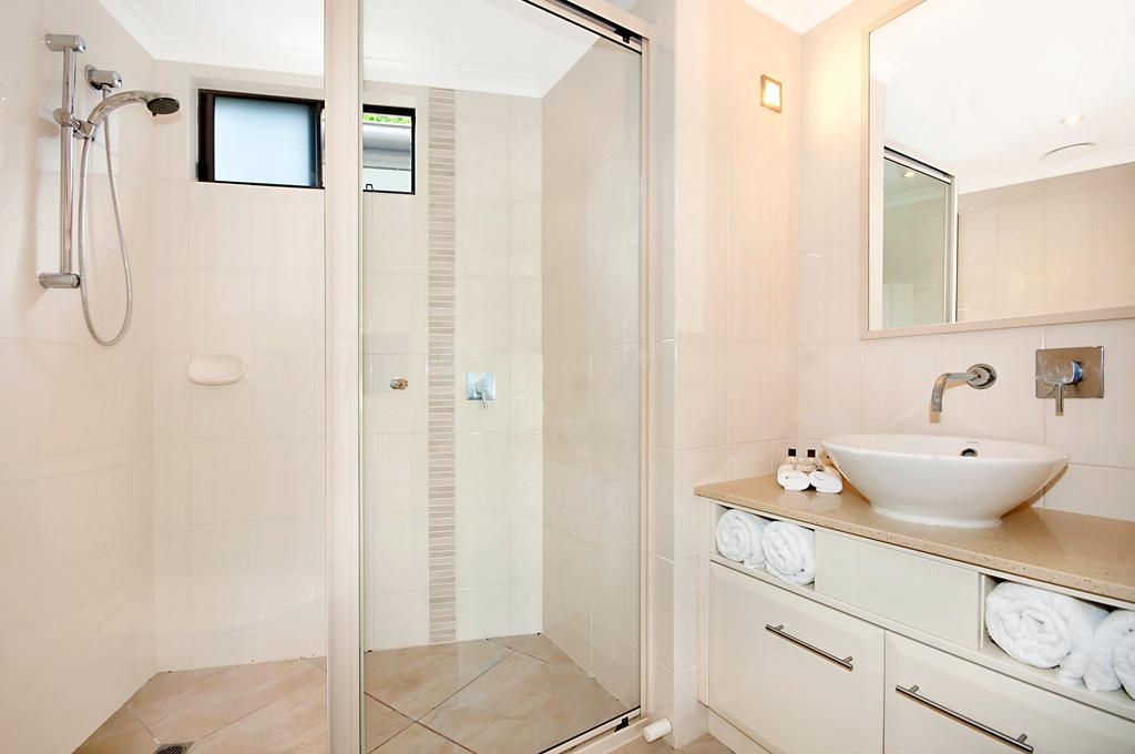 One-Bedroom Apartment with Pool Access and Hot Tub