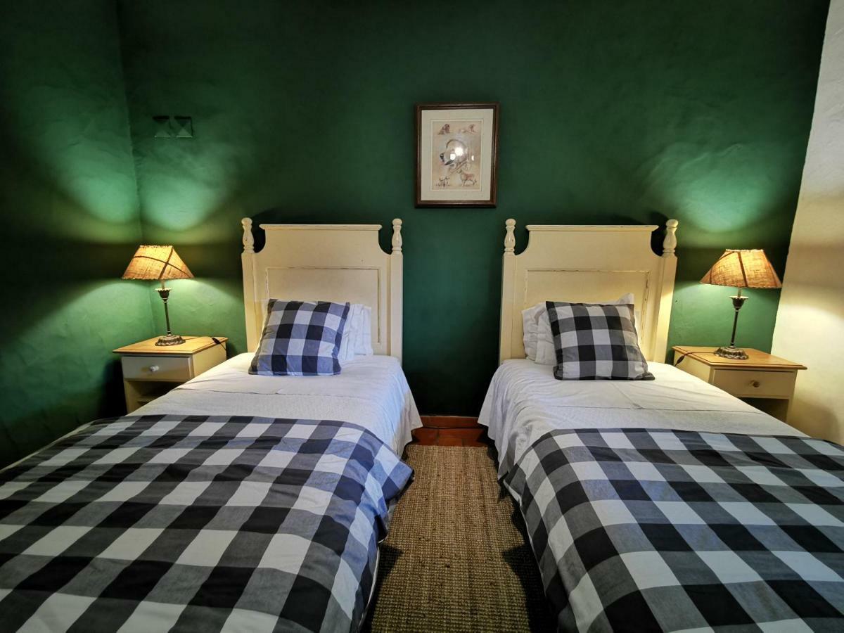 Suite Familiar (2 adultos + 2 niños menores de 18 años)