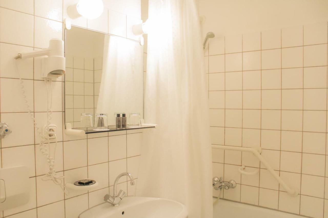 Zweibettzimmer inklusive Parkplatz