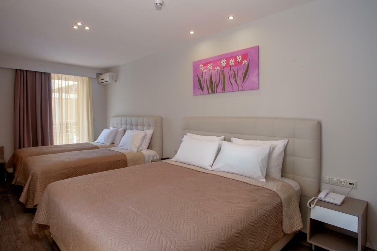 Deluxe Queen Room with Two Queen Beds
