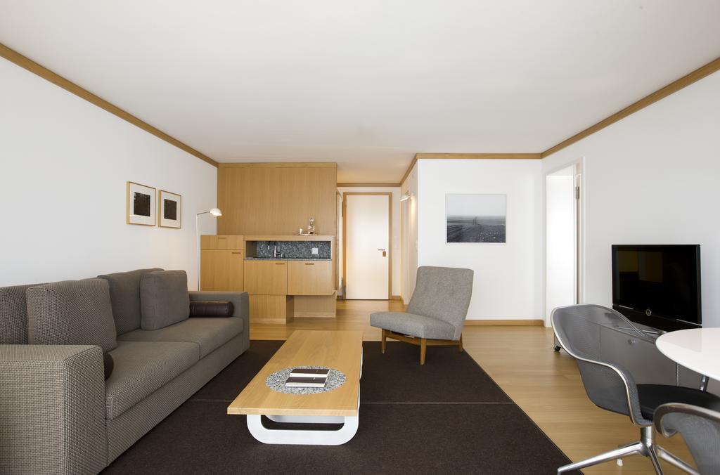 Village Suite,79138923:JPEG