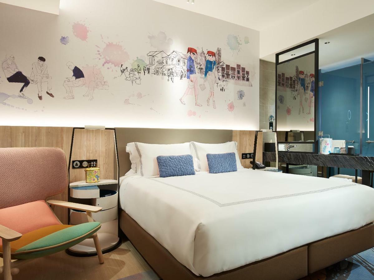 Executive with Lounge Access,791839947:JPEG