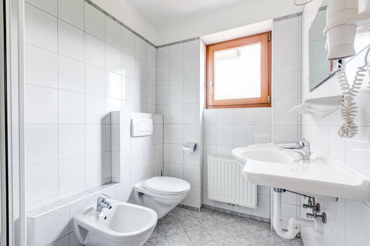 Doppelzimmer mit Balkon