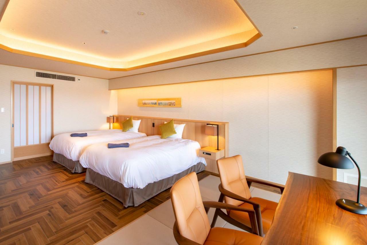 Deluxe Twin Room with Sea View