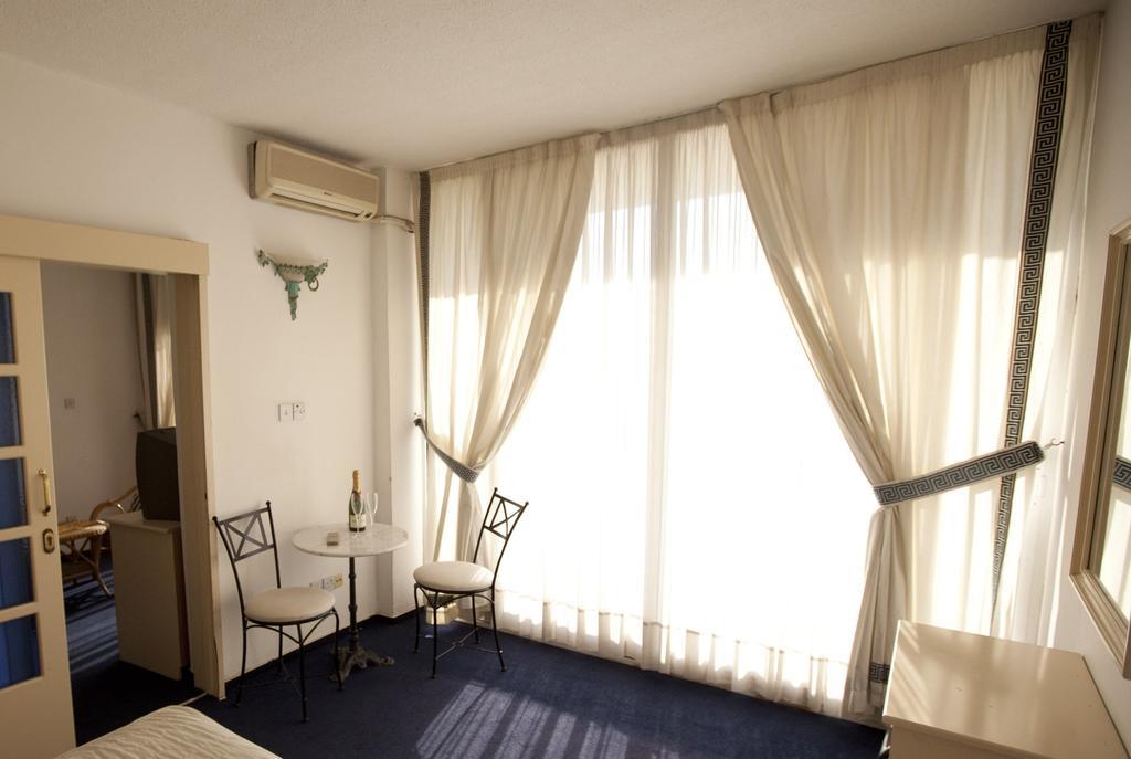 One-Bedroom Suite