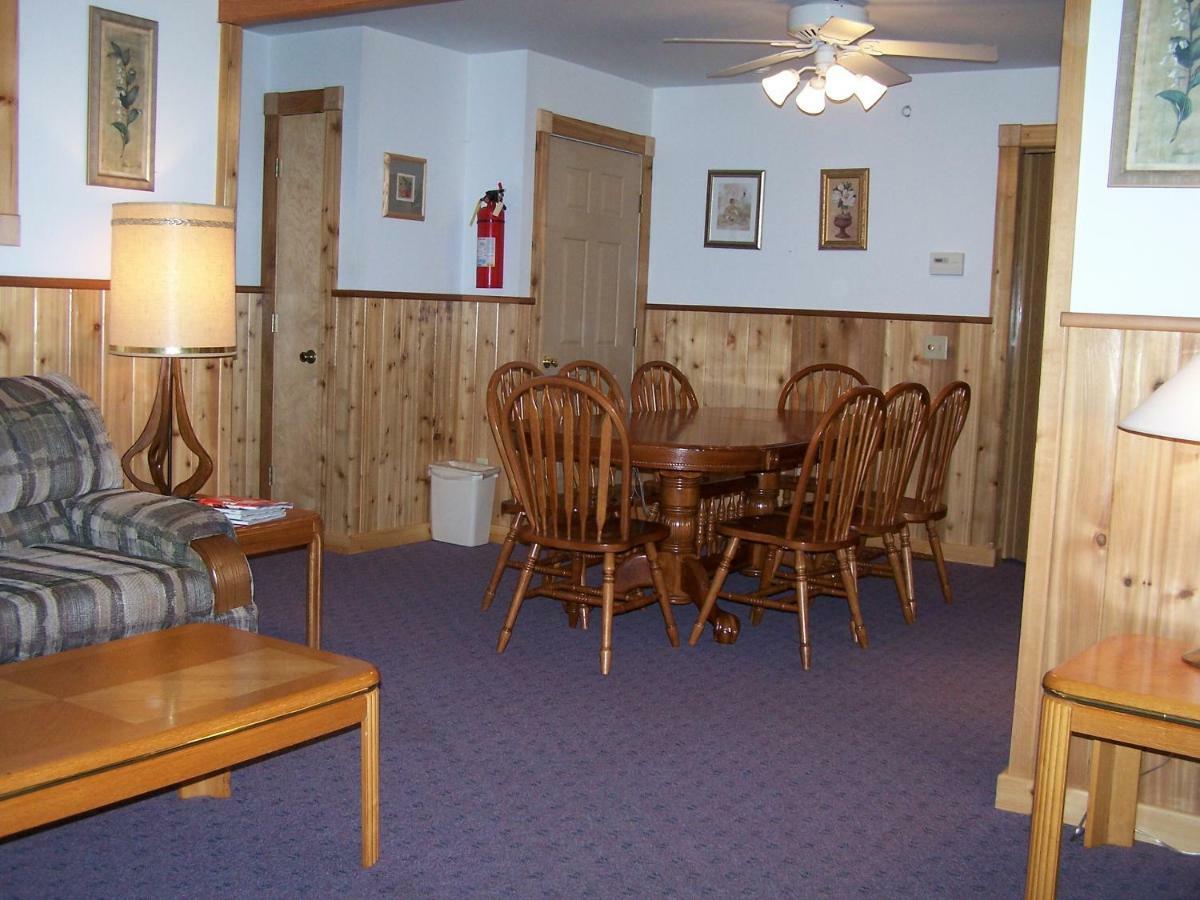 Two-Bedroom Apartment,793232370:JPEG