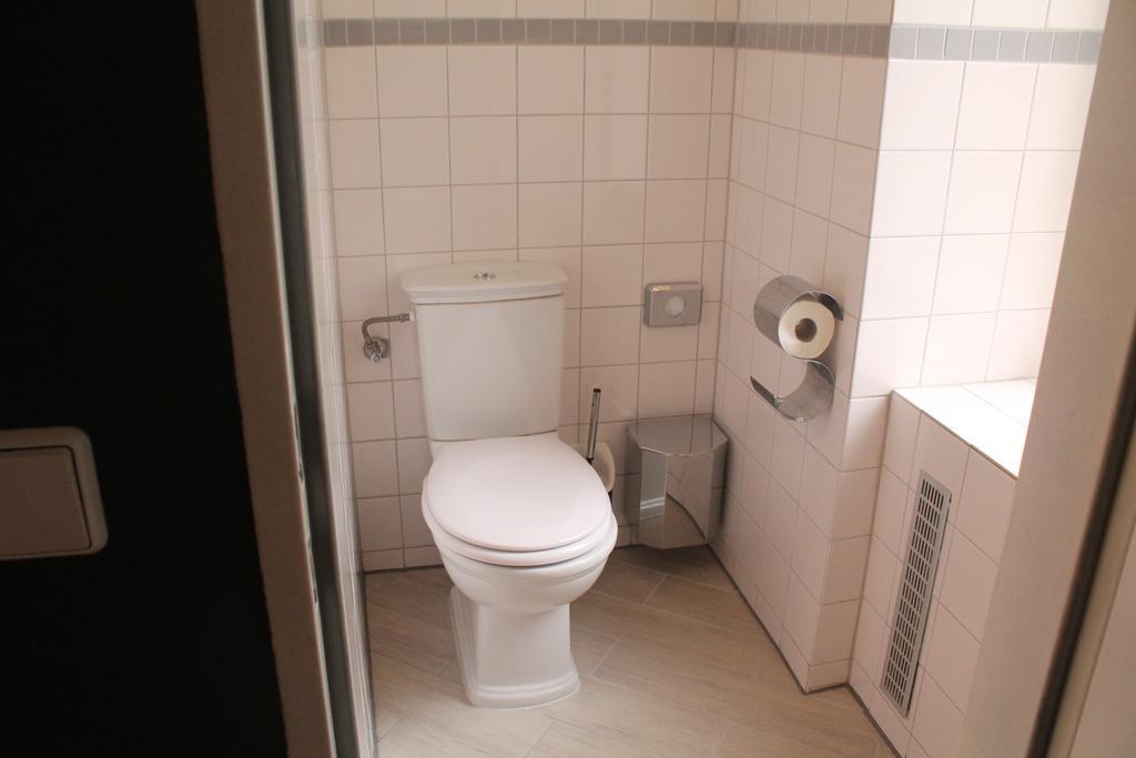 Standard Single Room,1589553645:JPEG