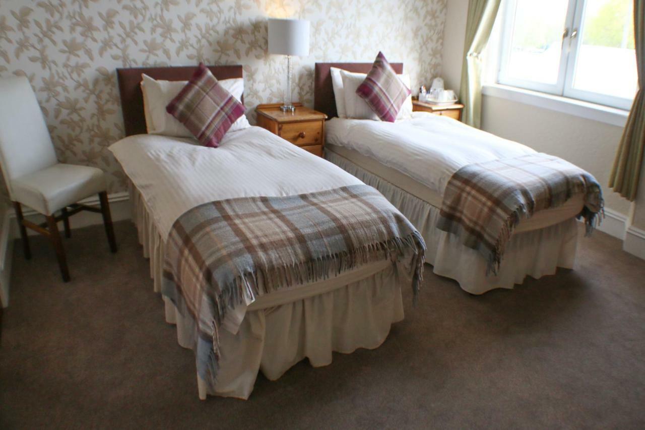 Twin Room with Bathroom