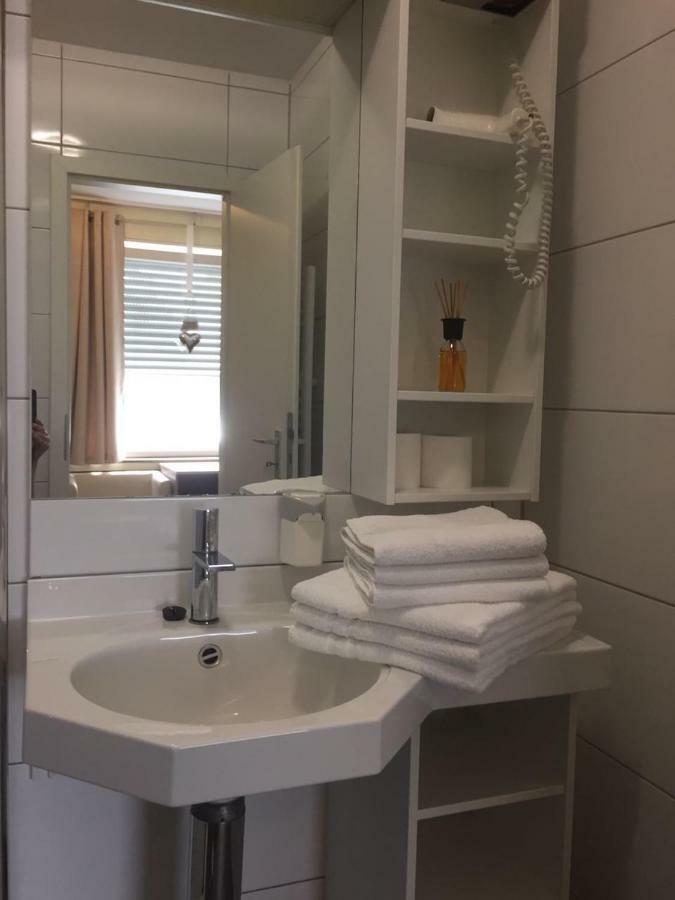Dreibettzimmer mit eigenem Bad