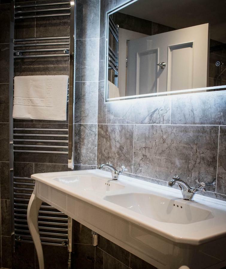 Sunnyside Suite