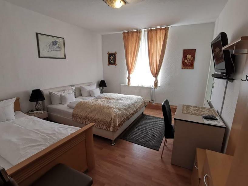 Dreibettzimmer