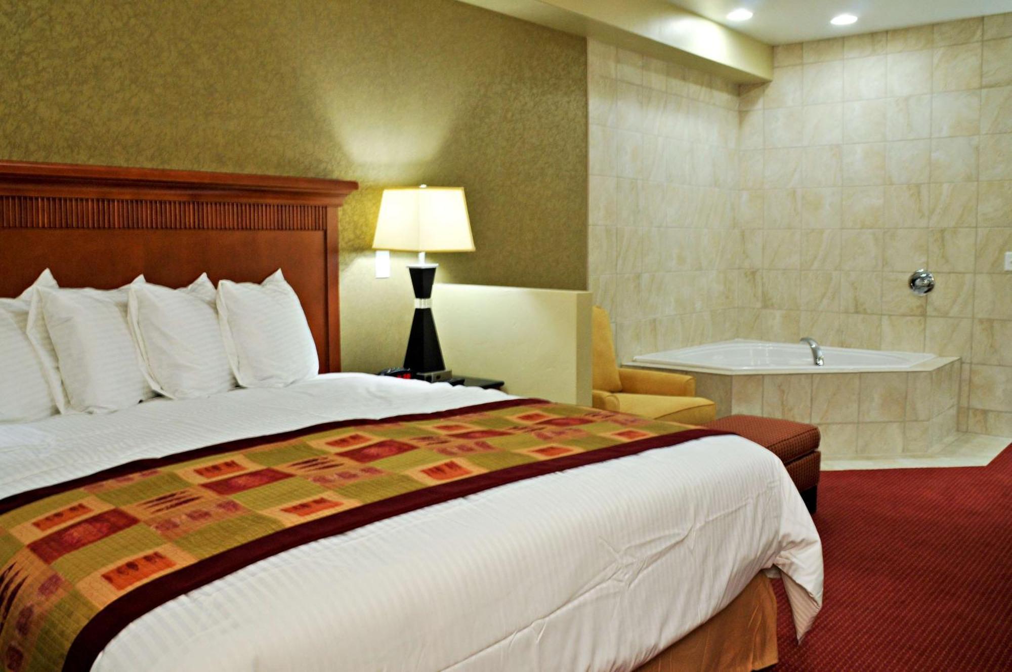 King Suite with Whirlpool - Non-Smoking