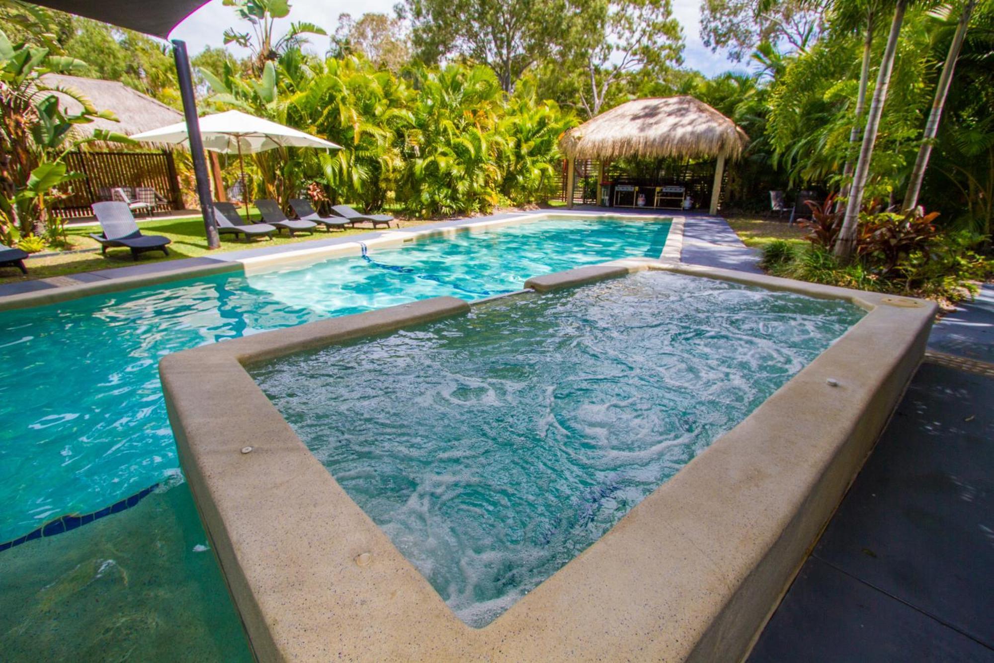 One Bedroom Beach Home Apartment with Pool
