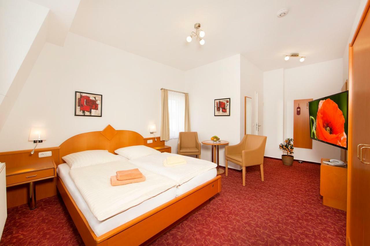 Double Room,798896154:JPEG