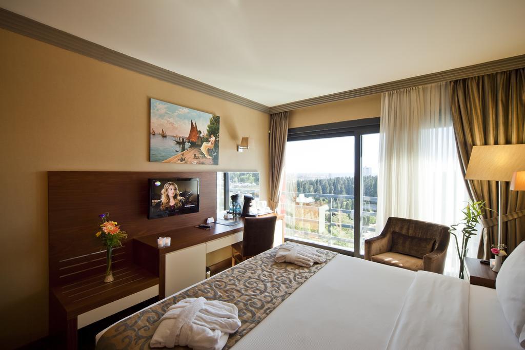 Suite Room,79994313:JPEG