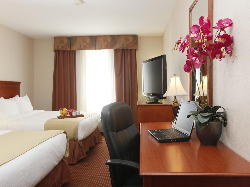 Queen Room with Two Queen Beds